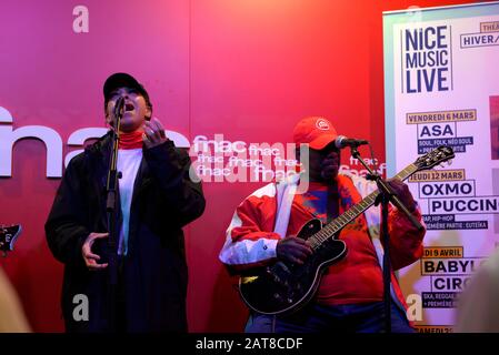 Lucky Peterson live performance pour les sessions du Nice Jazz Festival pour présenter son nouvel album '50 - Just Warming Up'. Banque D'Images