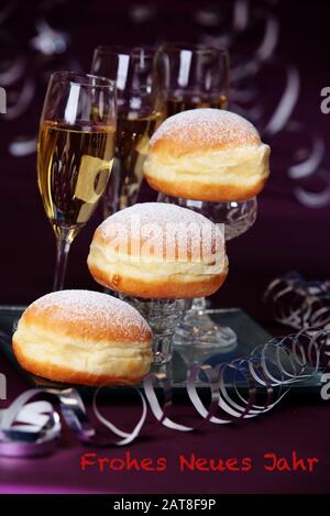 Beignets de gelée et champagne, bonne année!, Autriche Banque D'Images