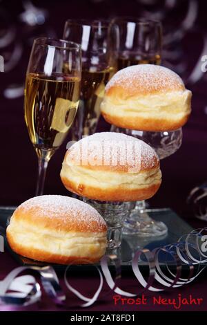 Beignets de gelée et champagne, bonne année!, Autriche Banque D'Images