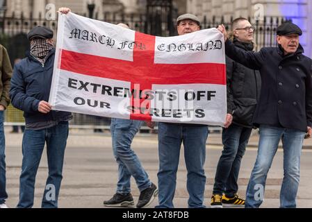 Parliament Square, Westminster, Londres, Royaume-Uni. 31 janvier 2020. Le jour où le Royaume-Uni est sur le point de quitter l'Union européenne, un événement de célébration doit avoir lieu en dehors du Parlement. Les gens des deux partis et du reste se sont réunis à l'extérieur, avec des affrontements entre les deux factions Banque D'Images