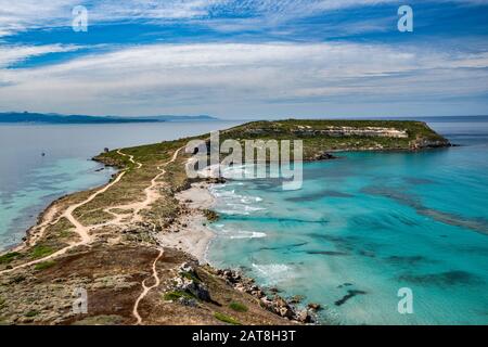 Cap de San Marco, vue de Torre di San Giovanni, site archéologique de Tharros, municipalité de Cabras, province d'Oristano, Sardaigne, Italie Banque D'Images