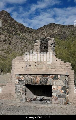 Les ruines Abandonnées de Lost Ranch dans le désert de l'Arizona. Banque D'Images