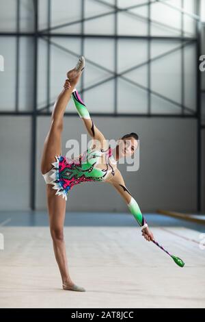 Entraînement gymnast à la salle de gym Banque D'Images