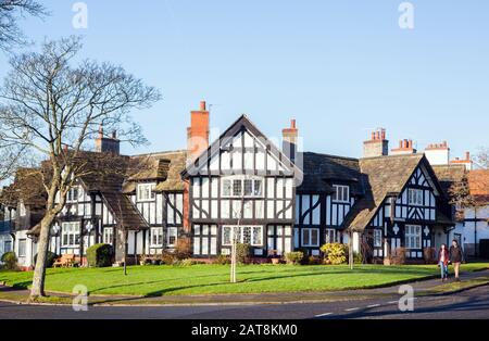 Port Sunlight modèle village de 900 Grade ll répertorié maisons sur la péninsule Wirral construit par les frères levier en 1888 pour les travailleurs dans son usine de savon Banque D'Images