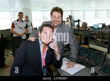 Les chanteurs Tony Hadley et Michael ball amarent des fonds pour Shootingstar-CHASE sur le marché des Partenaires du BGC, Londres, Angleterre 11.09.12 Banque D'Images