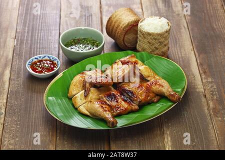 gai yang maison, poulet grillé de style thaïlandais Banque D'Images