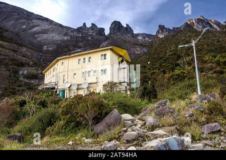 Le Lodge à Laban Rata près du sommet du mont Kinabalu à Sabah, Bornéo, Malaisie orientale. Banque D'Images