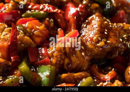 Poulet Spicy Szechuan Fait Maison Avec Poivrons Et Riz Banque D'Images