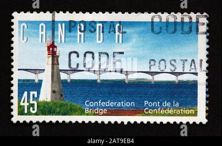 Timbre canadien, Timbre Canada, postes Canada, timbre utilisé, Code canadien 45 c poste , Pont de la Confédération, Pont de la Confédération Banque D'Images