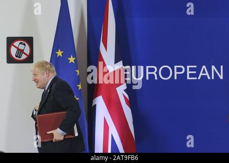 Bruxelles, Belgique. 18 octobre 2019. Boris Johnosn, Premier ministre du Royaume-Uni, parle du Brexit lors d'une conférence de presse au Conseil européen, les dirigeants de l'Union européenne se sont réunis après le premier jour du sommet de l'euro à Bruxelles, Belgique. Crédit: Nik Oiko/Sopa Images/Zuma Wire/Alay Live News Banque D'Images