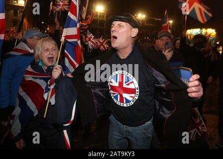 Les partisans du Pro-Brexit se réunissent à George Square, à Glasgow, alors que le Royaume-Uni se prépare à quitter l'Union européenne, mettant fin à 47 ans de liens étroits et parfois inconfortables avec Bruxelles. Photo PA. Date De L'Image: Vendredi 31 Janvier 2020. Voir l'histoire de PA POLITIQUE Brexit. Crédit photo devrait lire: Andrew Milligan/PA Fil Banque D'Images