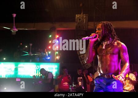 Nigérian Afrobeats artiste, Burna Boy se présentant à un concert de Felabration à Lagos Nigeria en 2019. Banque D'Images