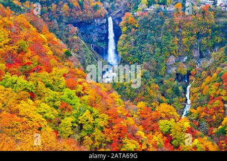 Kegon Falls près de Nikko, Japon, en automne. Banque D'Images