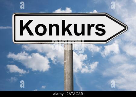 Photo détaillée d'un panneau avec l'inscription Konkurs (faillite) Banque D'Images