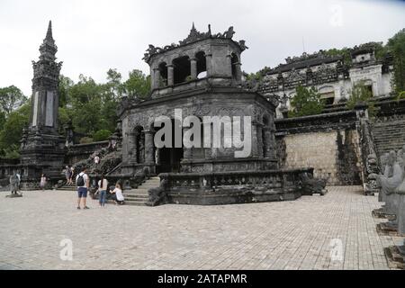 Vietnam, HANOÏ-VERS JANVIER 2020--personnes non identifiées près du temple Banque D'Images