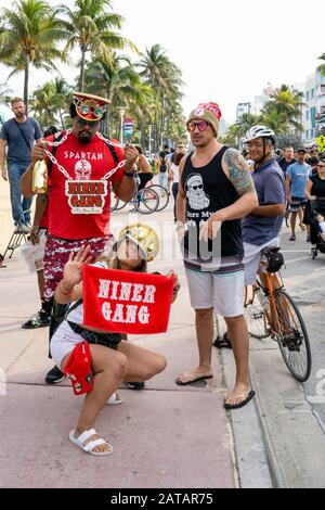 Miami Beach, Floride, États-Unis. 31 janvier 2020. Ambiance au Super Bowl LIV Experience à Miami Beach, FL 31 janvier 2020. Crédit: Mpi140/Media Punch/Alay Live News Banque D'Images