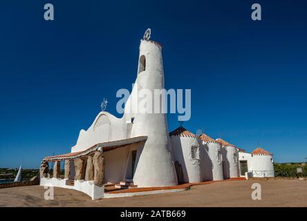 Chiesa di Stella Maris, l'église de Porto Cervo, Costa Smeralda, province de Sassari, Sardaigne, Italie Banque D'Images