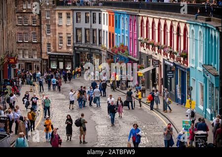 West Bow et Victoria Street dans la vieille ville. Photographie de voyage/paysage urbain d'Édimbourg par Pep Masip. Banque D'Images