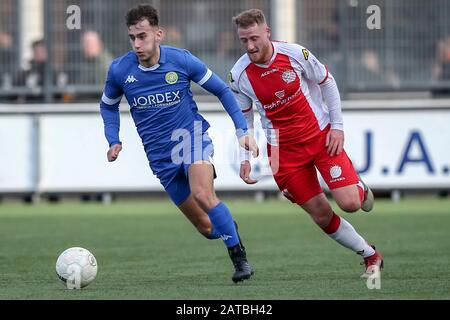 Spakenburg, Pays-Bas. 01 février 2020. Spakenburg, 01-02-2020, De Westmaat Tweede Divisie, Football Néerlandais, Saison 2019-2020, Ijsselmeervogels Joueur Eef Van Riel, Aswh Joueur Koen Wesdorp Pendant Le Match Crédit: Pro Shots/Alay Live News Crédit: Pro Shots/Alay Live News: Pro Shots/Alay Live News Credit: Pro Shots/Alay Live News Credit: Pro Shots/Alay Live News Credit: Pro Shots/Alay Live News Credit: Pro Shots/Alay Live News Banque D'Images