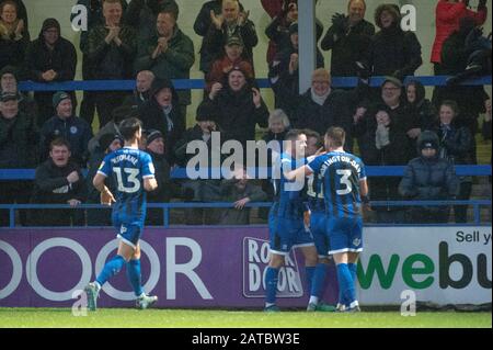 Stade Spotland, Rochdale, Royaume-Uni. 1 févr. 2020. Rochdale, ANGLETERRE - 1 FÉVRIER Tyler Smith de Rochdale FC célèbre avec ses coéquipiers lors du match de la Sky Bet League 1 entre Rochdale et Shrewsbury Town au stade Spotland, Rochdale le samedi 1 février 2020. (Crédit: Ian Charles | MI News) la photographie ne peut être utilisée qu'à des fins de rédaction de journaux et/ou de magazines, licence requise à des fins commerciales crédit: Mi News & Sport /Alay Live News Banque D'Images