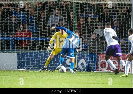 Stade Spotland, Rochdale, Royaume-Uni. 1 févr. 2020. Rochdale, ANGLETERRE - 1 FÉVRIER Tyler Smith de Rochdale FC scores pour Rochdale pendant le match de la Sky Bet League 1 entre Rochdale et Shrewsbury Town au stade Spotland, Rochdale le samedi 1 février 2020. (Crédit: Ian Charles | MI News) la photographie ne peut être utilisée qu'à des fins de rédaction de journaux et/ou de magazines, licence requise à des fins commerciales crédit: Mi News & Sport /Alay Live News Banque D'Images