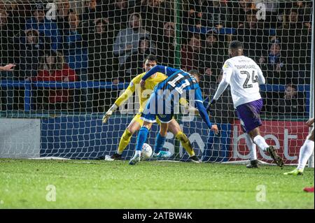 Stade Spotland, Rochdale, Royaume-Uni. 1 févr. 2020. Rochdale, ANGLETERRE - 1 FÉVRIER Tyler Smith de Rochdale FC scores pour Rochdale pendant le match de la Sky Bet League 1 entre Rochdale et Shrewsbury Town au stade Spotland, Rochdale le samedi 1 février 2020. (Crédit: Ian Charles | MI News) la photographie ne peut être utilisée qu'à des fins de rédaction de journaux et/ou de magazines, licence requise à des fins commerciales crédit: Mi News & Sport /Alay Live News Banque D'Images