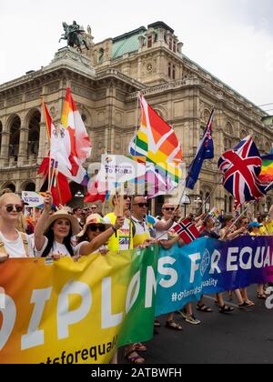 Europride 2019 défilé à Vienne par l'Opéra Banque D'Images