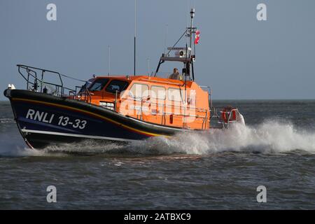 RNLI Exmouth canot de sauvetage Bridie O'Shea, sur l'exercice à Exmouth, Devon Banque D'Images
