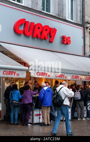 Saucisse au curry restaurant 36, rue Mehringdamm, Kreuzberg, Berlin, Allemagne de l'ouest Banque D'Images