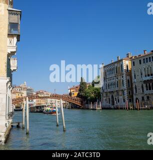 Ponte dell'Accademia sur le Grand Canal, Venise Banque D'Images