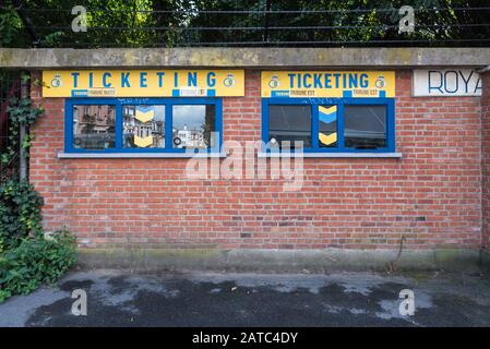 Saint Gilles, région de Bruxelles-capitale / Belgique - 09 07 2019: La billetterie du stade du club de football Union Saint Gilloise Banque D'Images