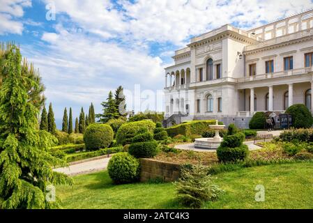 Palais Livadia près de la ville de Yalta, Crimée, Russie. Le palais de Livadia était une retraite d'été du dernier tsar russe, Nicholas II La Conférence De Yalta L'Était Banque D'Images