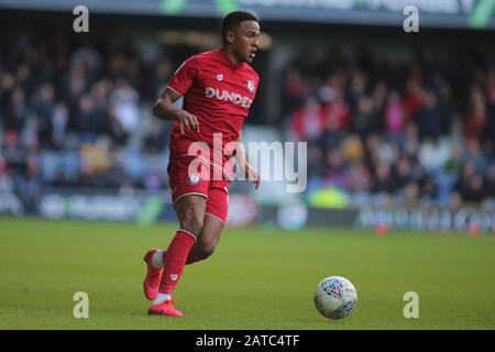 Londres, Royaume-Uni. 01 février 2020. Niclas Eliasson de Bristol City en action lors du match de championnat EFL Skybet, Queens Park Rangers / Bristol City au Kiyan Prince Foundation Stadium, Loftus Road à Londres le samedi 1 février 2020. Cette image ne peut être utilisée qu'à des fins éditoriales. Utilisation éditoriale uniquement, licence requise pour une utilisation commerciale. Aucune utilisation dans les Paris, les jeux ou une seule édition de club/ligue/joueur. Photo de Tom Smeeth/Andrew Orchard sports photographie/Alay Live news crédit: Andrew Orchard sports photographie/Alay Live News Banque D'Images