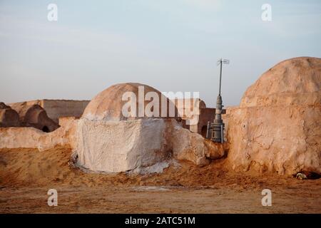 Structures dans le désert du Sahara, utilisées comme scènes pour Star Wars Banque D'Images