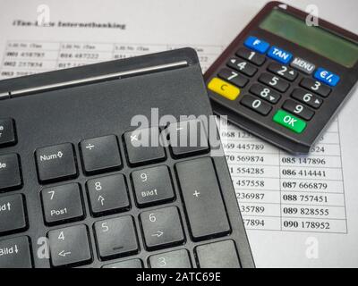 Services bancaires en ligne avec Tan Generator Banque D'Images