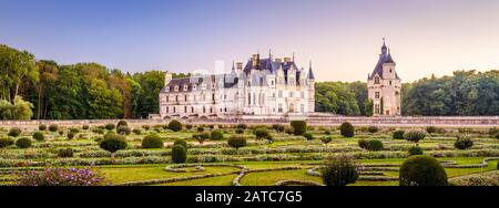 Château ou château de Chenonceau, France. Ce château Renaissance est l'un des principaux monuments de France. Vue panoramique panoramique sur le château avec beau Banque D'Images