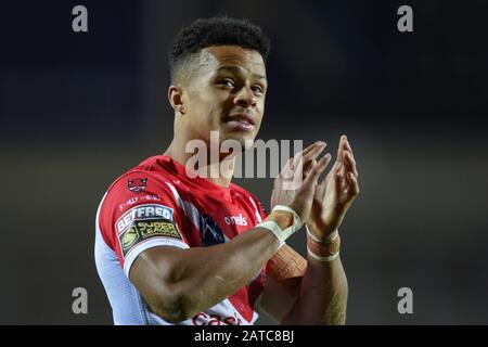 31 janvier 2020, Totalement Wicked Stadium, St Helens, Angleterre; Betfred Super League, Saint Helens contre Salford Red Devils : Regan Grace (5) de St Helens applaudit les fans après le match Banque D'Images