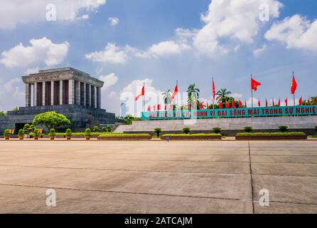 Vue Perspective Du Mausolée D'Ho Chi Minh, Hanoi, Vietnam Banque D'Images
