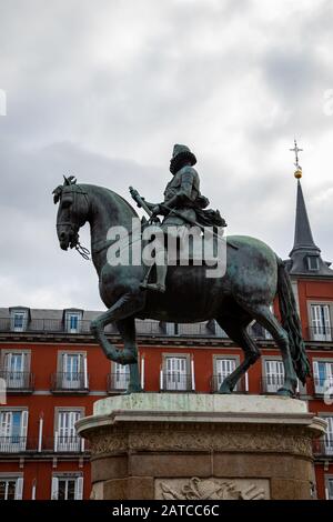 Statue Du Roi Philippe Iii, Plaza Mayor, Madrid, Espagne Banque D'Images