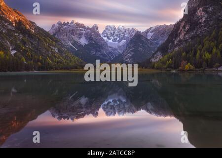 Lac Landro, Parc Naturel De Trois Peaks, Tyrol Du Sud, Alto Adige, Italie Banque D'Images