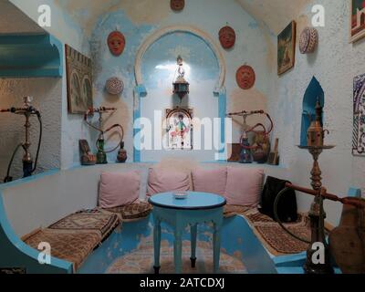 Petit café Maure dans la Médina de Sousse Banque D'Images