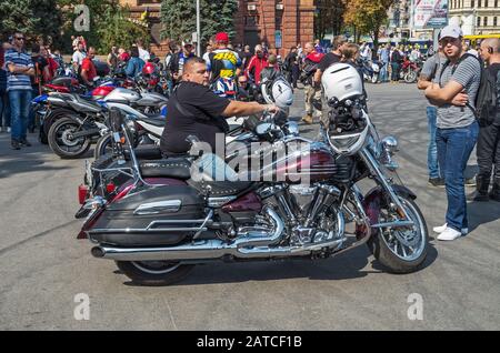 Dnipro, Ukraine - 14 septembre 2019: Rassemblement de bikers pour le carnaval festif en l'honneur de la journée de la ville de Dnipro Banque D'Images