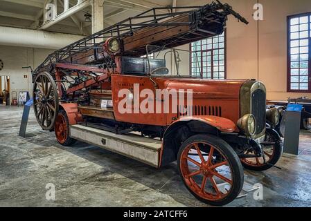 Ancienne voiture de pompiers au Musée du chemin de fer basque l'une des plus importantes de son genre en Europe. Histoire ferroviaire d'Euskadi à Azpeitia, Gipuzkoa, Sp Banque D'Images