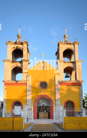 Parroquia de San Blas, l'église catholique sur la place principale de San Blas, Riviera Nayarit, Mexique. Banque D'Images