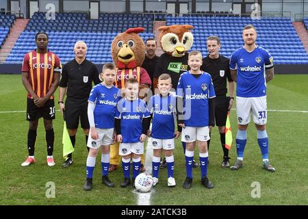 Oldham, Royaume-Uni. 01 février 2020. Oldham, ANGLETERRE - 1 FÉVRIER Mascottes avant le match de la Sky Bet League 2 entre Oldham Athletic et Bradford City à Boundary Park, Oldham le samedi 1 février 2020. (Crédit: Eddie Garvey | MI News) la photographie ne peut être utilisée qu'à des fins de rédaction de journaux et/ou de magazines, licence requise à des fins commerciales crédit: Mi News & Sport /Alay Live News Banque D'Images