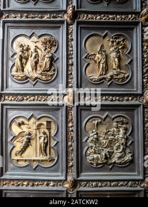 Baptême du Christ, Temptation du Christ, Annonciation et Nativité, détail du Baptistère de Florence portes Nord par Lorenzo Ghiberti Banque D'Images