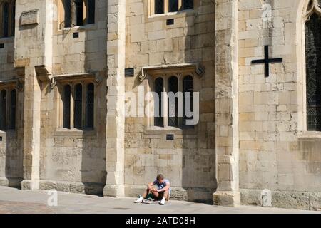 Église St Mary de Crypt dans le centre-ville de Gloucester avec la salle scolaire originale de l'école Crypt. Site de la première école du dimanche fondée . Banque D'Images