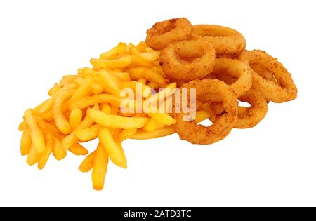 Frites et rondelles d'oignon frites isolées sur fond blanc Banque D'Images