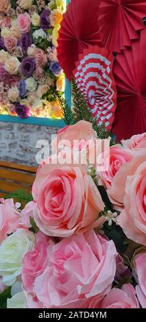 Kuching, Sarawak / Malaisie - 2 Février 2020: Saint Valentin Fleurs Et Décorations Banque D'Images