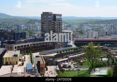 Iasi, ROUMANIE - 20 MAI 2016: Endroit près du centre commercial Palas Mall. Paysage urbain. Iasi, Roumanie. Photo prise lors d'un voyage en Roumanie. Banque D'Images